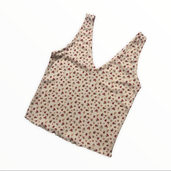 Caution To The Wind Tops - NWOT! Caution To The Wind Cropped Floral Tank Top